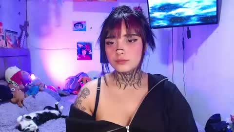 Mia online show from July 15, 5:56 am