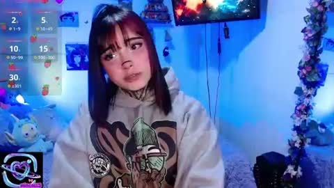 Mia online show from August 9, 5:56 am