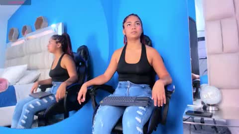 Mia  online show from November 18, 2:40 pm