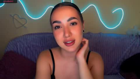 mia_cutie77 online show from November 2, 10:51 am