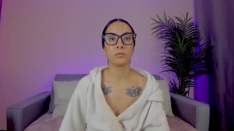 Sarah Luna online show from May 3, 12:52 pm