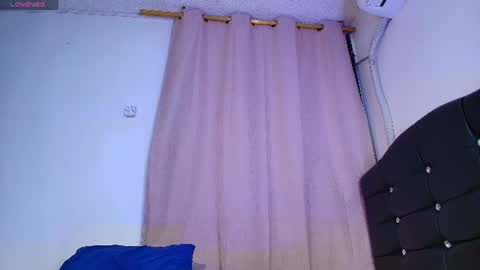 Mia online show from July 3, 3:23 am