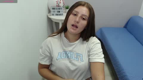 Snapshot of mia_diaz1 chatting on January 21, 1:00 pm Mia online show from January 21, 1:00 pm