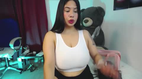 Mia online show from March 4, 11:50 am