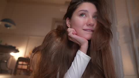 Mia online show from November 29, 6:34 pm