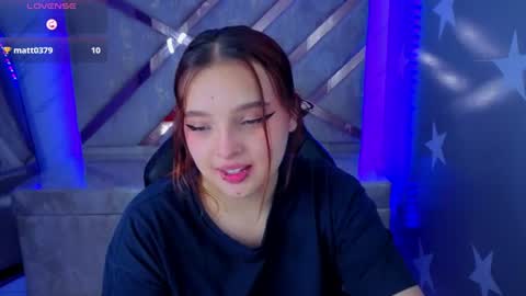 Mia online show from August 5, 2:23 pm