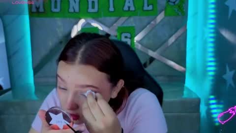 Mia online show from June 27, 1:28 pm