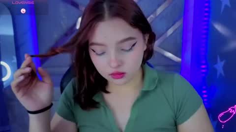 Mia online show from June 17, 3:02 pm