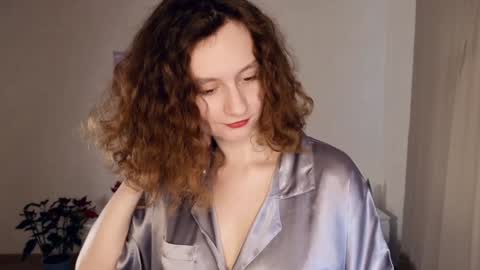 Snapshot of mia_frizz chatting on January 29, 9:33 am Mia online show from January 29, 9:33 am