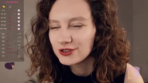 Snapshot of mia_frizz chatting on September 18, 2:15 pm Mia online show from September 18, 2:15 pm