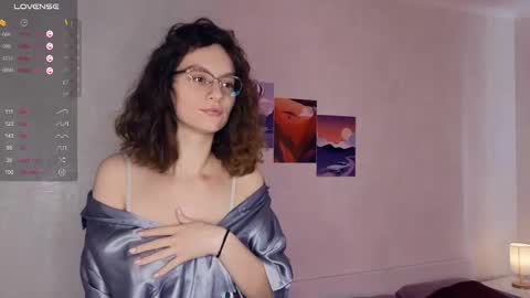 Snapshot of mia_frizz chatting on February 23, 10:32 am Mia online show from February 23, 10:32 am
