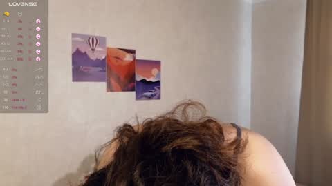 Snapshot of mia_frizz chatting on February 7, 9:37 am Mia online show from February 7, 9:37 am