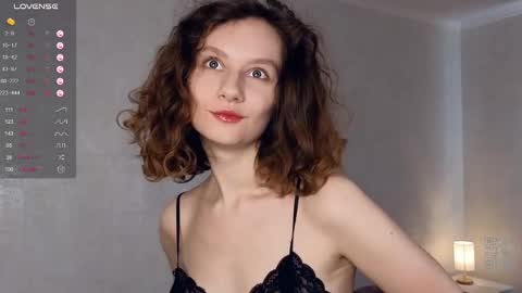 Snapshot of mia_frizz chatting on February 28, 9:58 am Mia online show from February 28, 9:58 am
