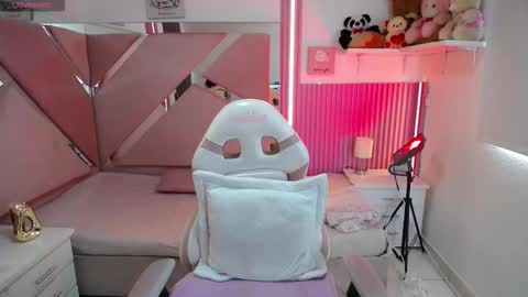 mia_garcia28 online show from March 9, 6:33 pm