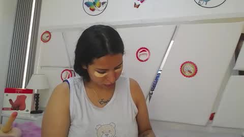 mia_garcia28 online show from December 22, 7:28 pm