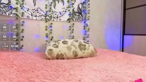 Mia online show from March 19, 6:07 am