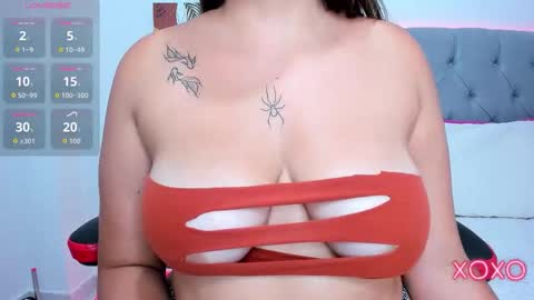 Mia online show from October 1, 9:31 pm