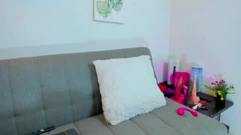 Mia online show from April 30, 2:28 am