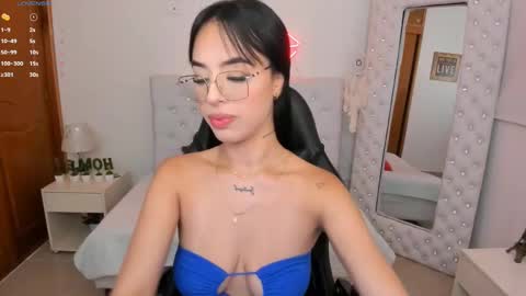 Snapshot of mia_jonnees chatting on January 11, 12:40 pm online show from January 11, 12:40 pm
