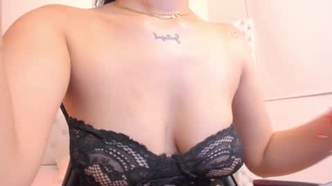 Snapshot of mia_jonnees chatting on March 10, 12:49 pm online show from March 10, 12:49 pm