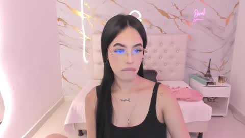 Snapshot of mia_jonnees chatting on October 8, 12:31 pm online show from October 8, 12:31 pm
