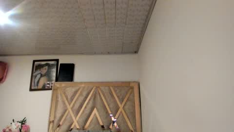 mia kaneee online show from October 1, 2:05 am