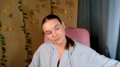 mia_lemm online show from July 28, 11:17 am