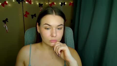 mia_lemm online show from December 21, 9:02 am