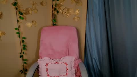 mia_lemm online show from July 24, 7:06 am