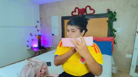 MIALOPEZ      .     Y      .      online show from July 7, 11:03 am