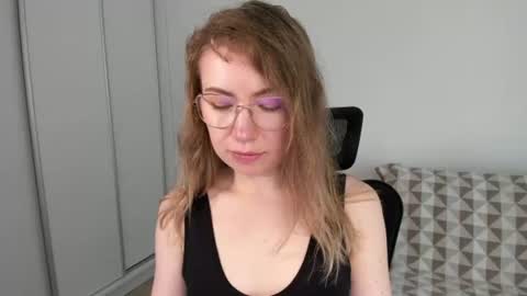 Mia online show from July 24, 7:17 am