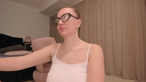 Snapshot of mia_maya chatting on January 13, 12:56 pm Alicia online show from January 13, 12:56 pm