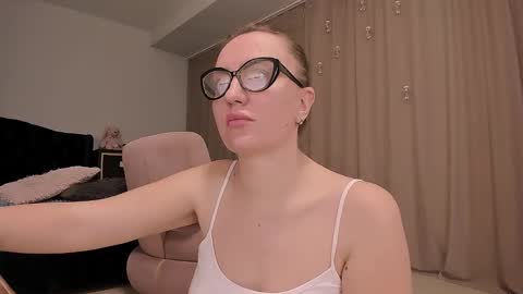 Snapshot of mia_maya chatting on January 11, 11:34 am Alicia online show from January 11, 11:34 am