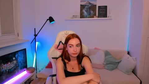 Mia online show from June 19, 2:27 am