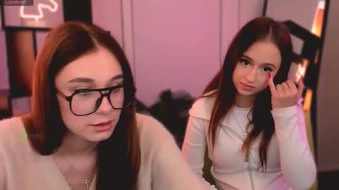 mia_moah online show from October 13, 8:39 am