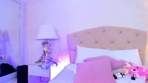 mia montess online show from June 17, 7:04 pm