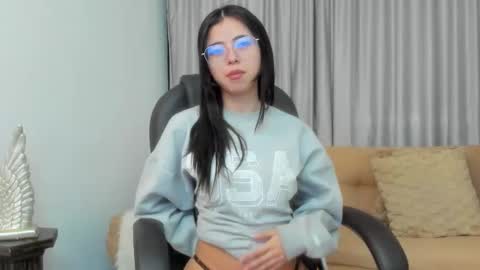 Mia online show from February 18, 12:48 pm