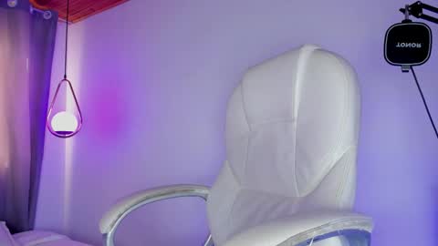 Mia Nevaeh - follow me online show from February 8, 9:07 pm