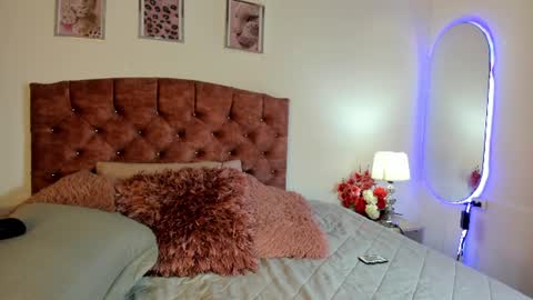 mia_nova5 online show from June 14, 12:05 pm