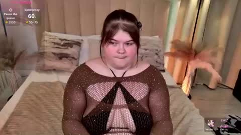 Sweet Mia online show from June 20, 6:55 pm