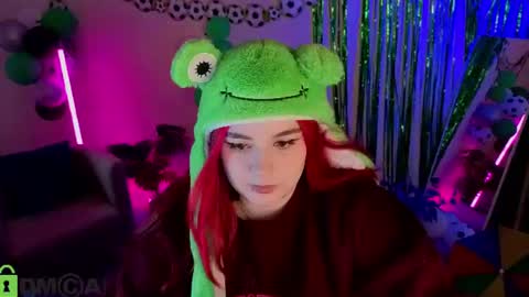 Mia online show from June 27, 1:07 am