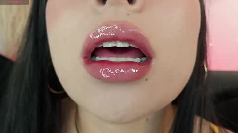 Mia online show from June 8, 1:28 am
