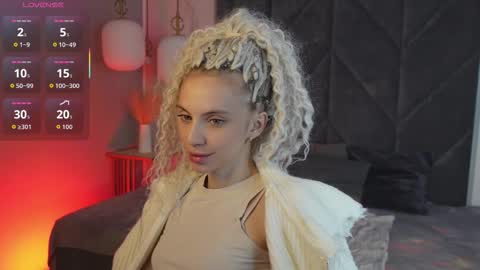 Mia online show from January 13, 6:41 am