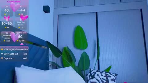 Snapshot of mia_sirenia chatting on September 16, 12:46 pm Mia online show from September 16, 12:46 pm