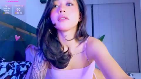 Mia online show from February 8, 4:00 pm