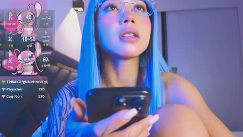 Mia online show from November 30, 5:28 pm