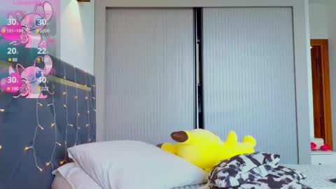 Snapshot of mia_sirenia chatting on March 9, 7:01 am Mia online show from March 9, 7:01 am