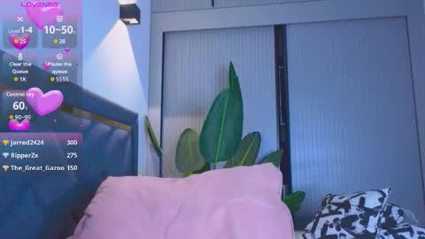Snapshot of mia_sirenia chatting on October 19, 5:37 pm Mia online show from October 19, 5:37 pm