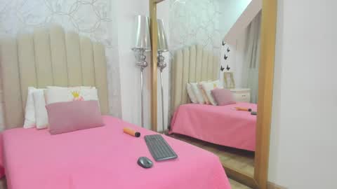 mia_tentacion__ online show from May 23, 4:44 am