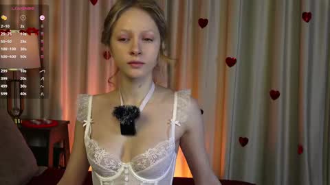 Mia online show from February 15, 2:00 pm